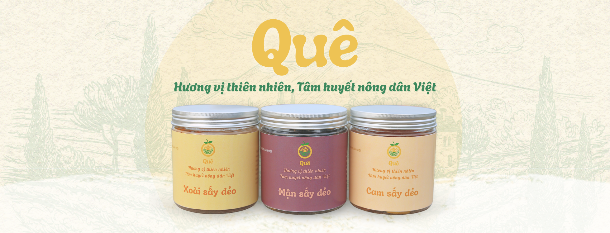 Hình ảnh ba hũ trái cây sấy dẻo của thương hiệu Quê gồm xoài sấy dẻo, mận sấy dẻo và cam sấy dẻo, với nhãn hiệu có logo trái cây và dòng chữ 'Hương vị thiên nhiên, Tâm huyết nông dân Việt'. Bên phải ảnh là tên thương hiệu 'Quê' nổi bật cùng khẩu hiệu.